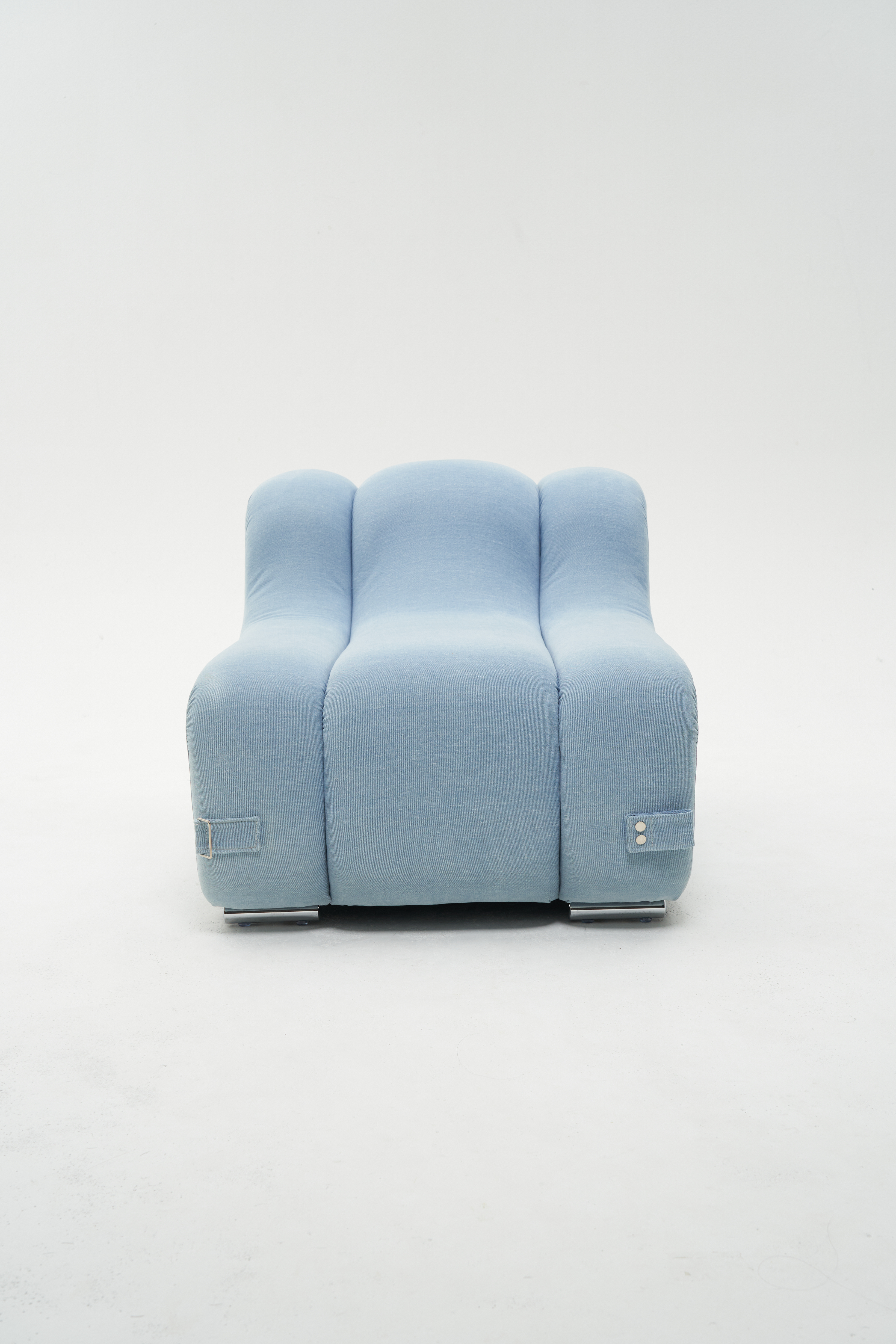 자체제작 카우치 디자인, 제작 1