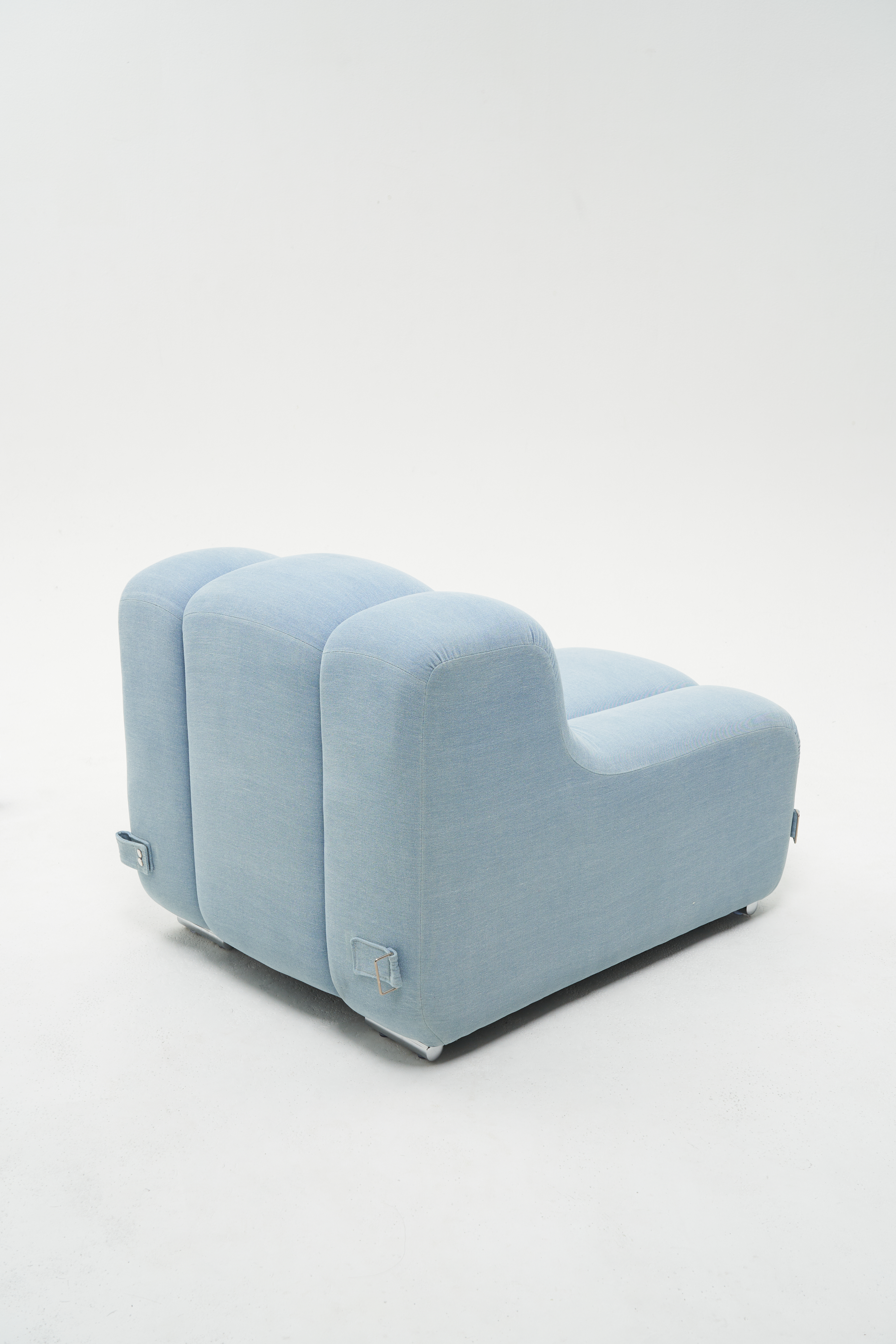 자체제작 카우치 디자인, 제작 4