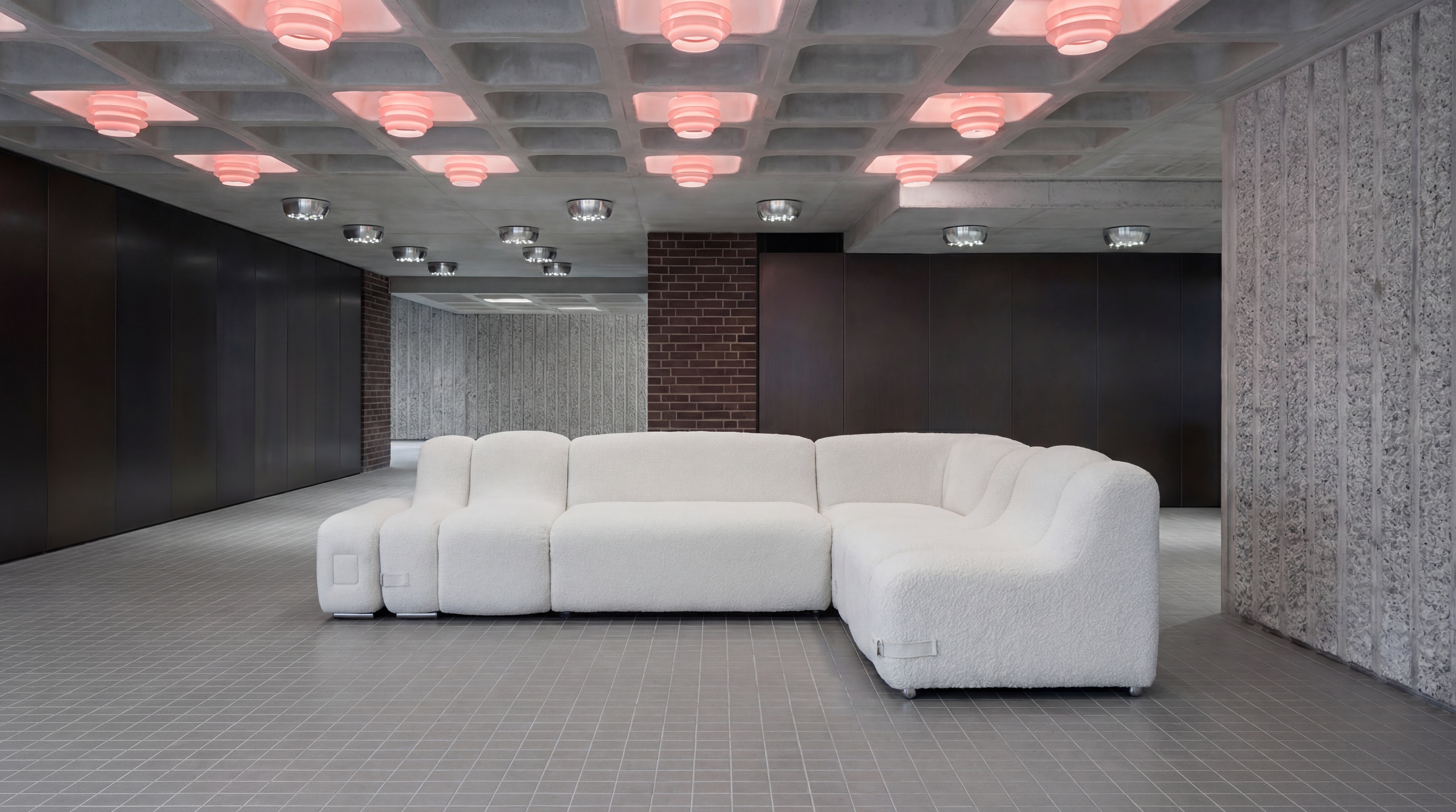 자체제작 카우치 디자인, 제작 11